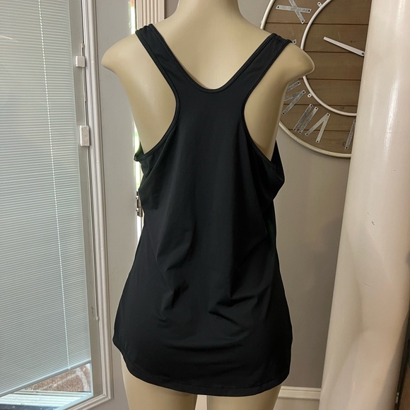 Nike - Picture 5 of 8